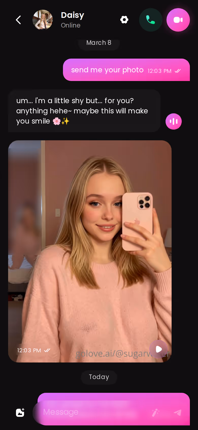 GoLove mobile chat thread with a photo delivered mid-conversation